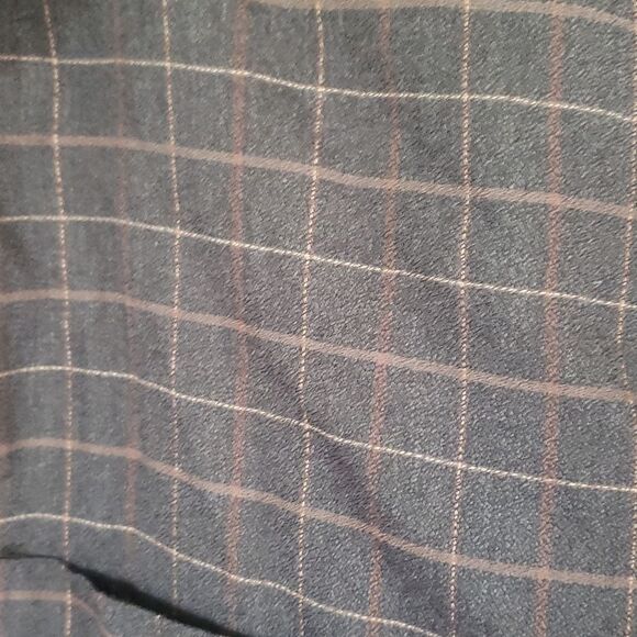 NWOT Van Heusen Men’s XL Black & Gray Plaid Dress Shirt 17–17.5 Wrinkle-Resist - Picture 2 of 4